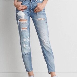 American Eagle EUC “Doodle Me Up” Distressed High Waisted Button Fly Jeans